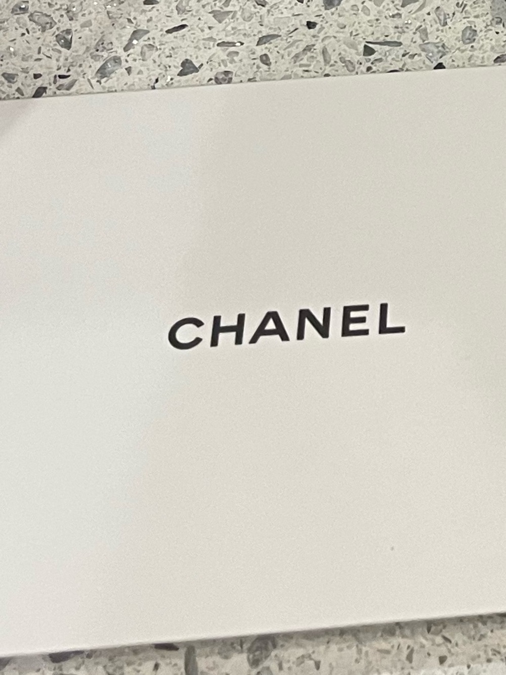 GWP CHANEL Jewelry Pouch, Travel Make Up and CHANEL Notecard - Picture 6 of 6